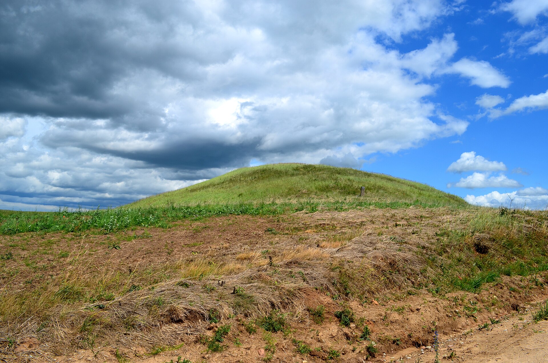 Papėčių piliakalnis